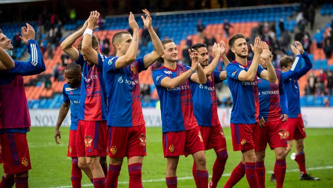 通过与国际 通过与国际