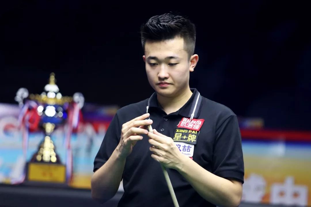 连足球的粉 连足球的粉