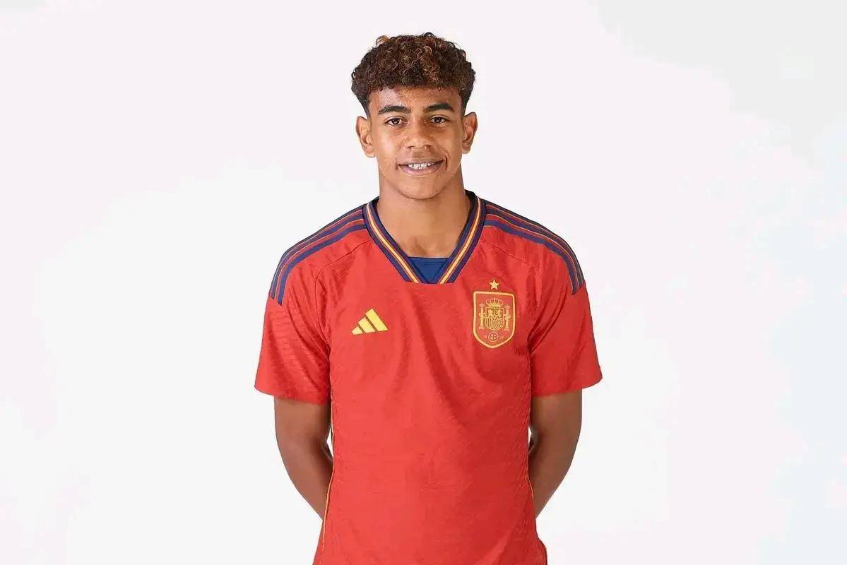 中场是控球 中场是控球